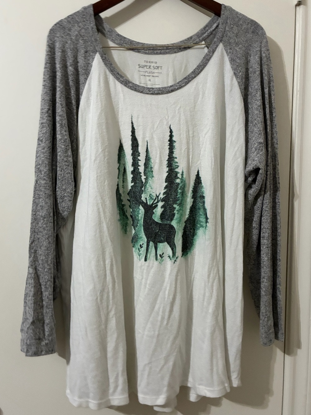 Torrid Super Soft Plush Deer & Forest Graphic Raglan Tee Size 4/4X